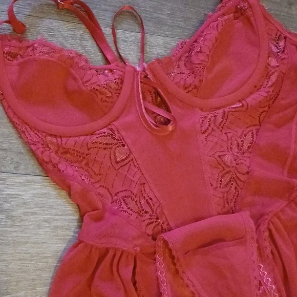 Sugar Thrillz Red Scarlet Lace Lingerie Size Medium - Picture 10 of 12